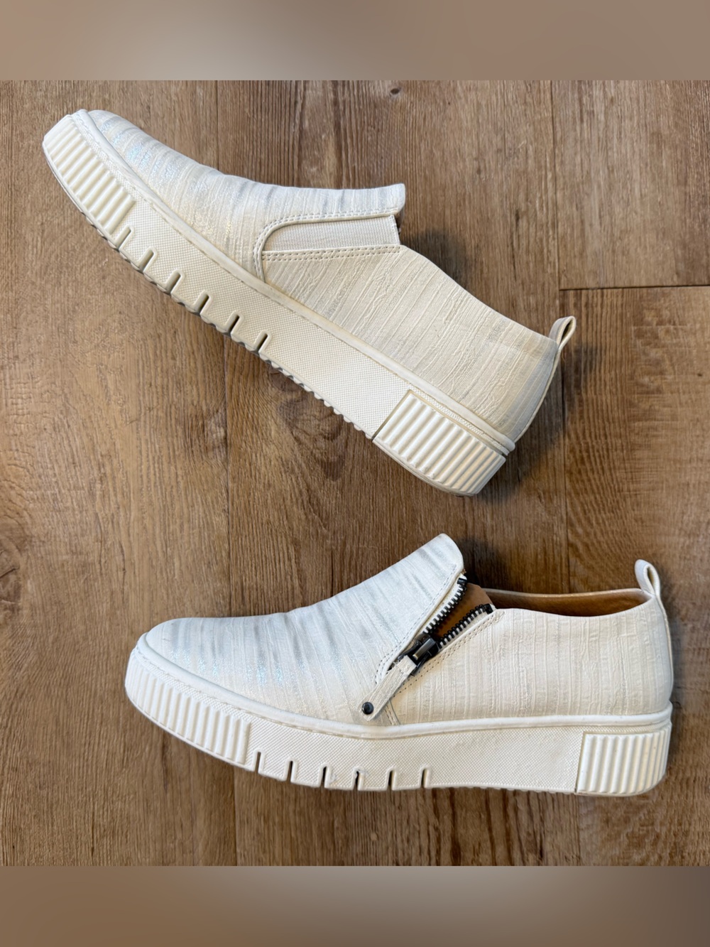 SOUL Naturalizer Slip-On Sneakers with zipper size 8M
